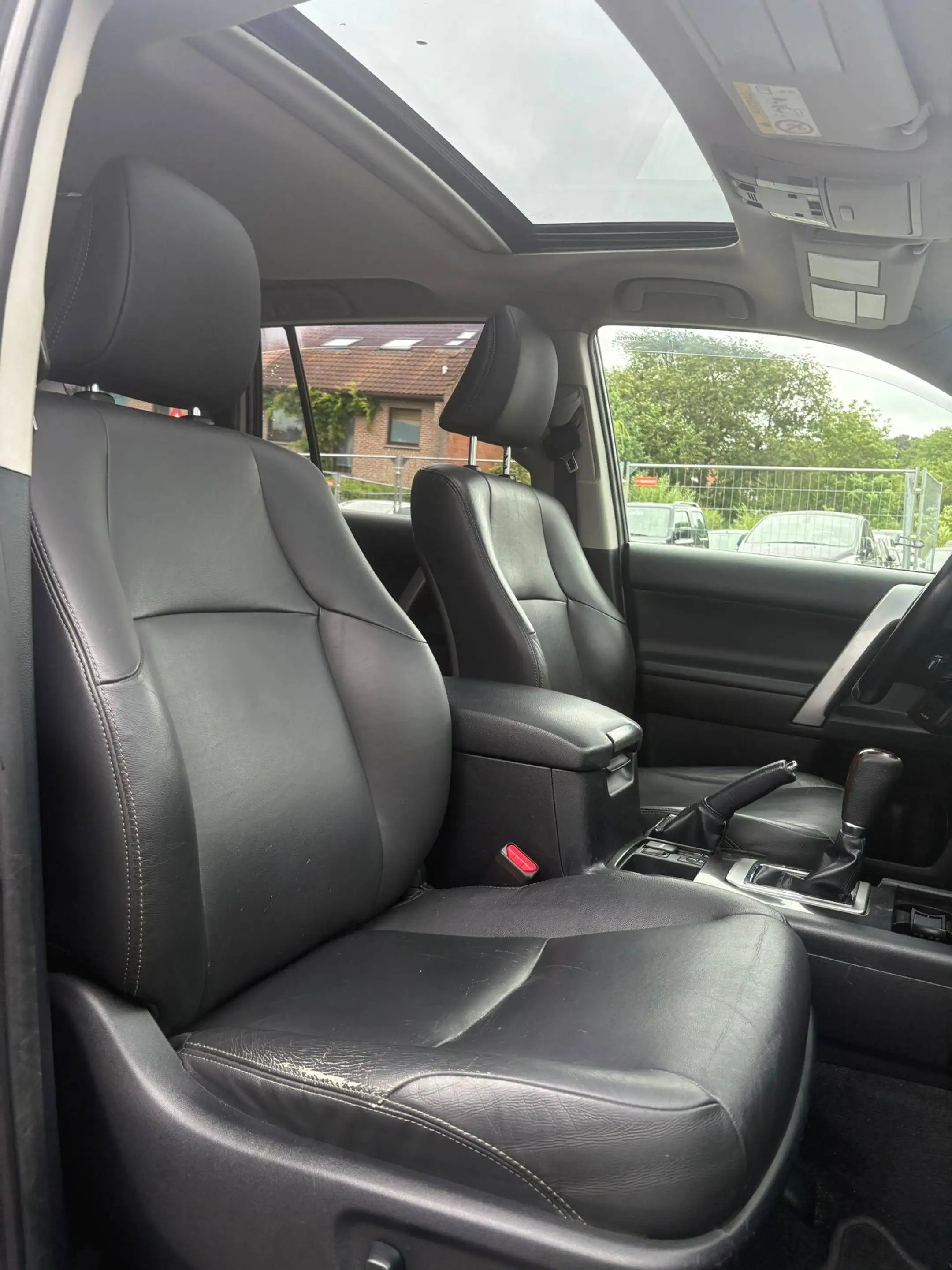 Toyota Land Cruiser Land Cruiser/3.0/Premium/Belgium Car/5 Seats — photo 11