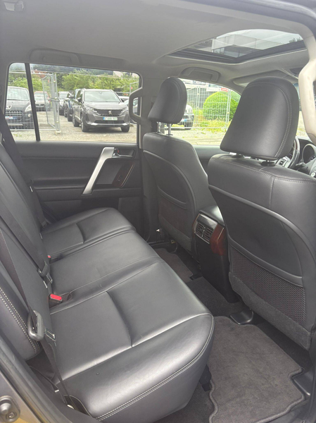 Toyota Land Cruiser Land Cruiser/3.0/Premium/Belgium Car/5 Seats — photo 9
