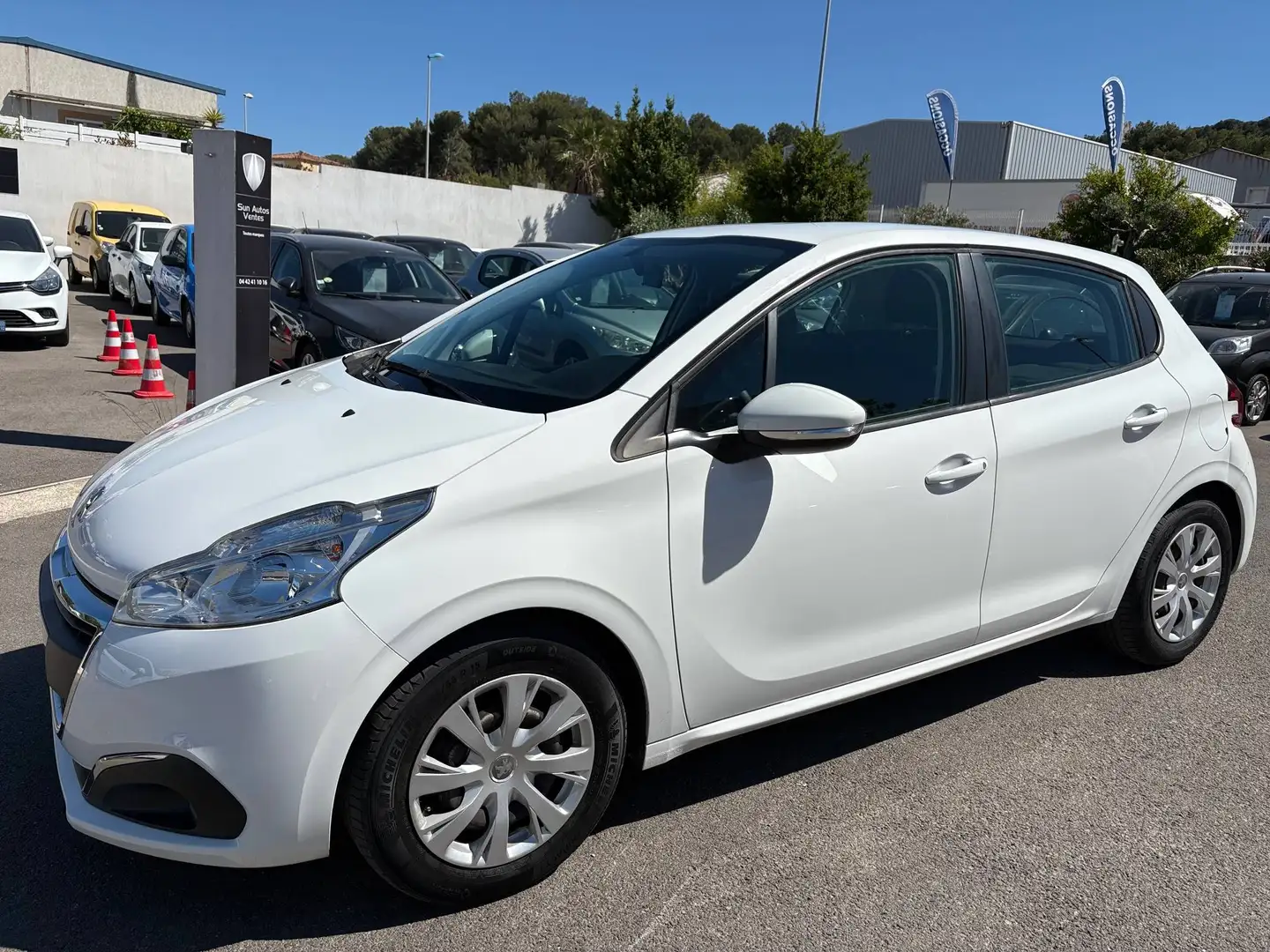 Peugeot 208 1.6 BlueHDi 100ch Premium Pack Blanc - 1
