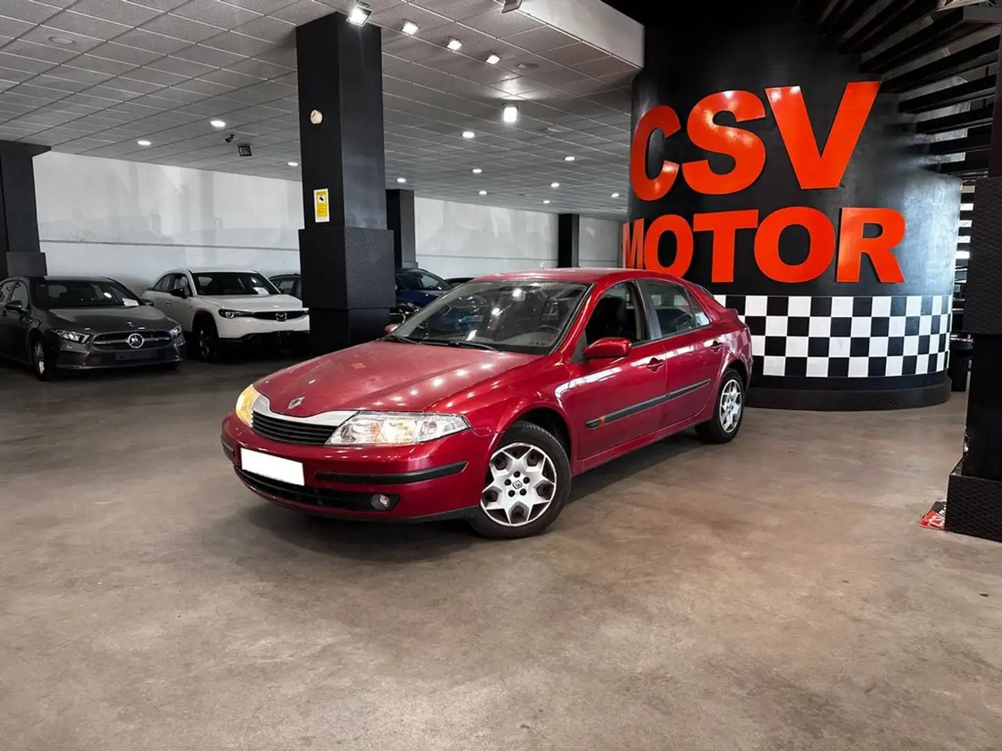 Renault Laguna 1.9DCI Confort Dynamique 120 Rojo - 2