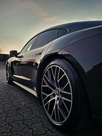 Imagine Porsche Taycan Performancebatterie Plus