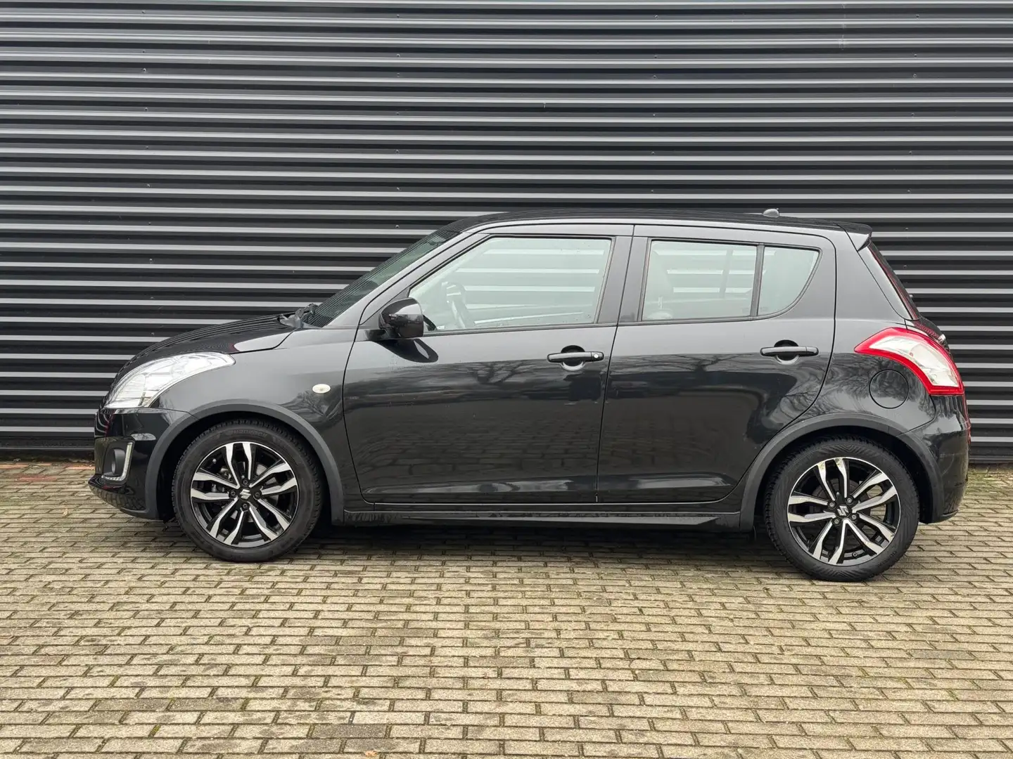 Suzuki Swift NAP | EASSS | Airco | Cruise | Trekhaak | Bluetoot Schwarz - 2