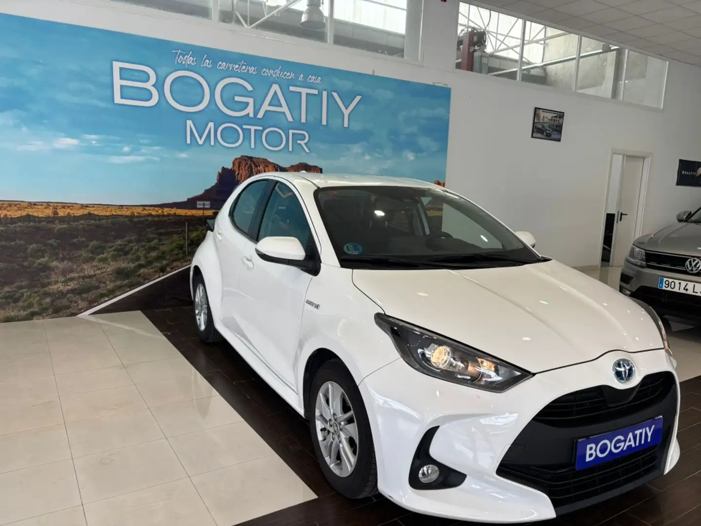 Toyota Yaris 120H 1.5 Business Plus Blanco - 2