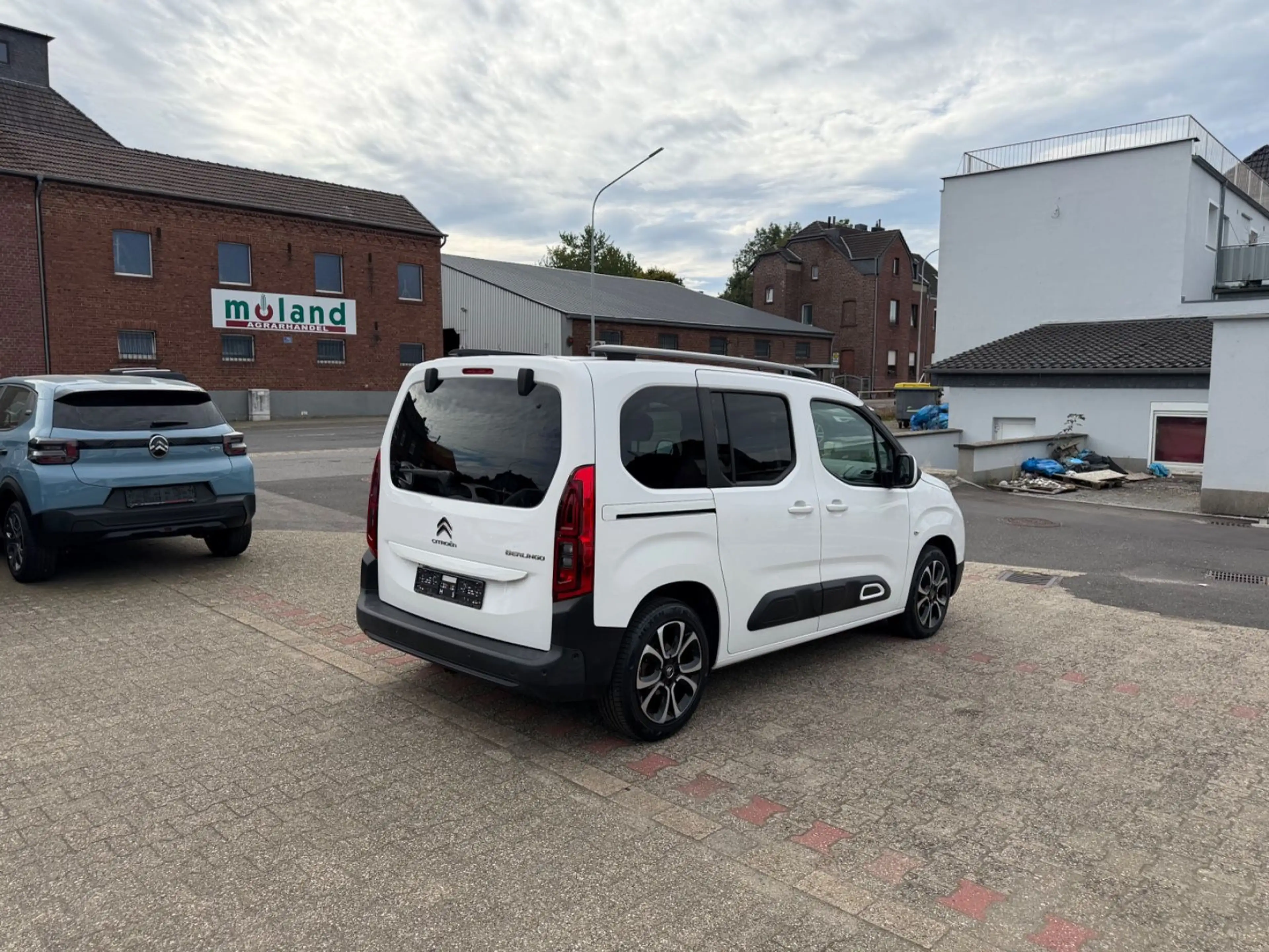 Citroen Berlingo Shine M HeadUp Navi PANO Kamera PDC — photo 4