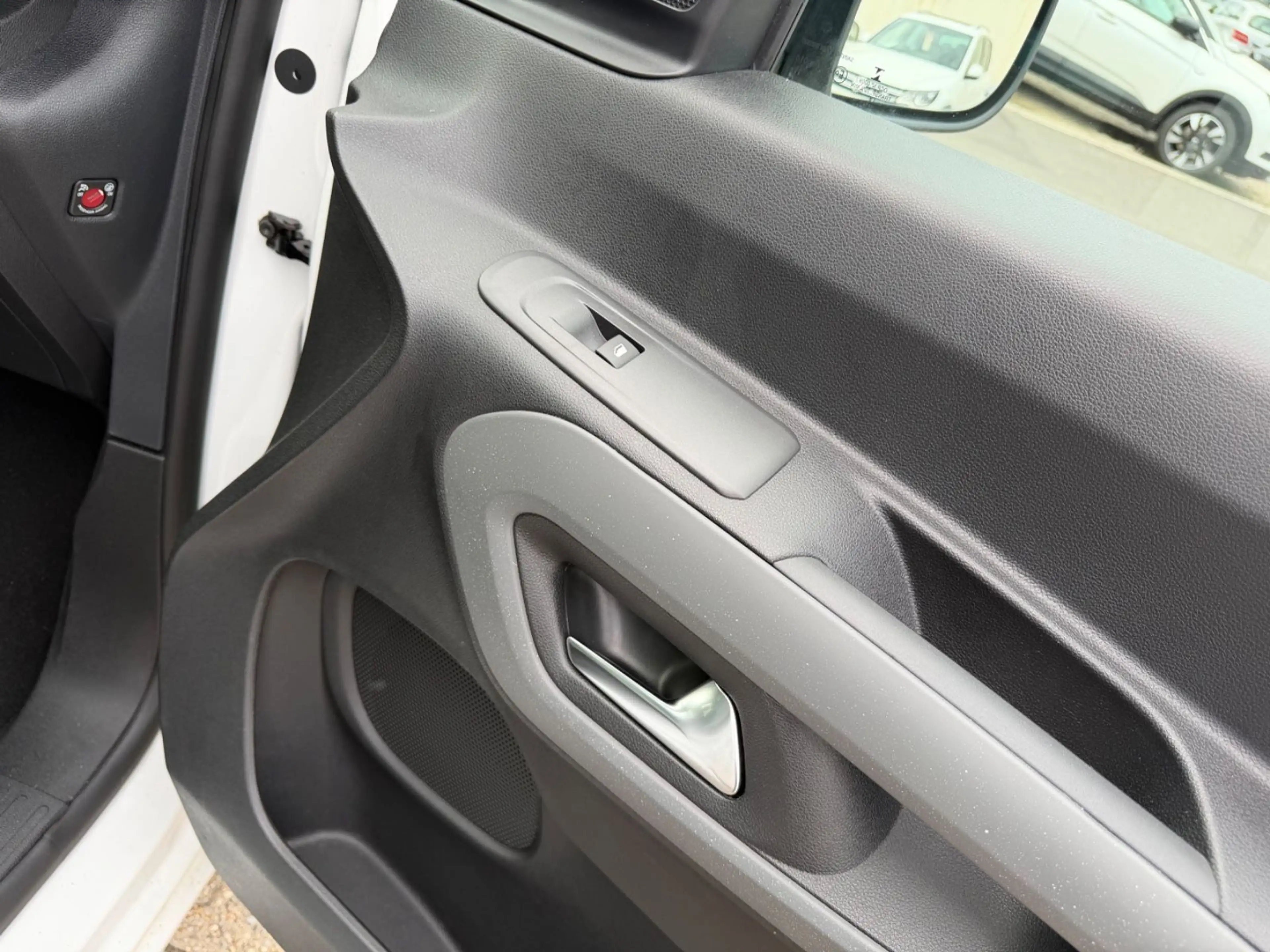 Citroen Berlingo Shine M HeadUp Navi PANO Kamera PDC — photo 20