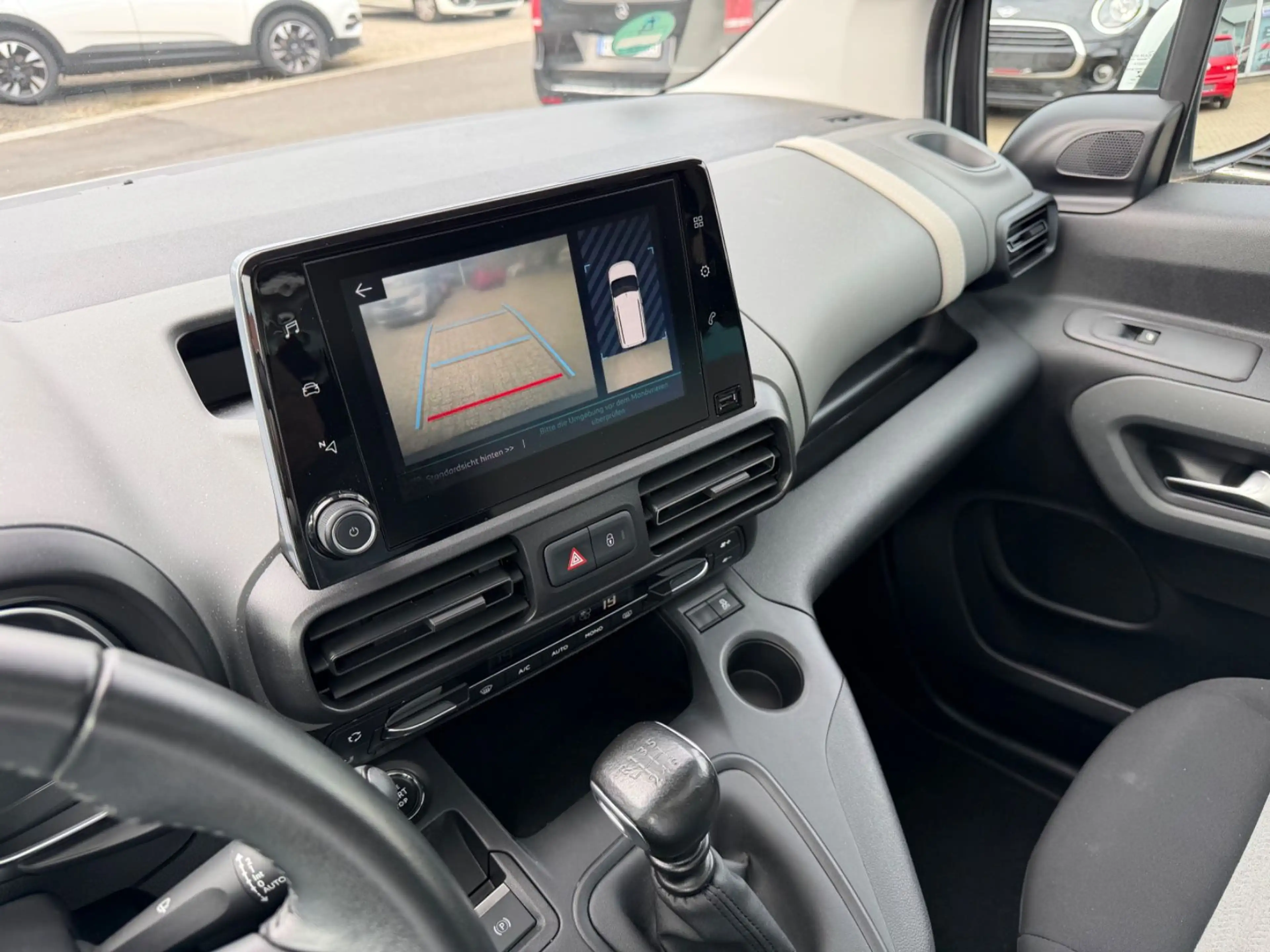 Citroen Berlingo Shine M HeadUp Navi PANO Kamera PDC — photo 17