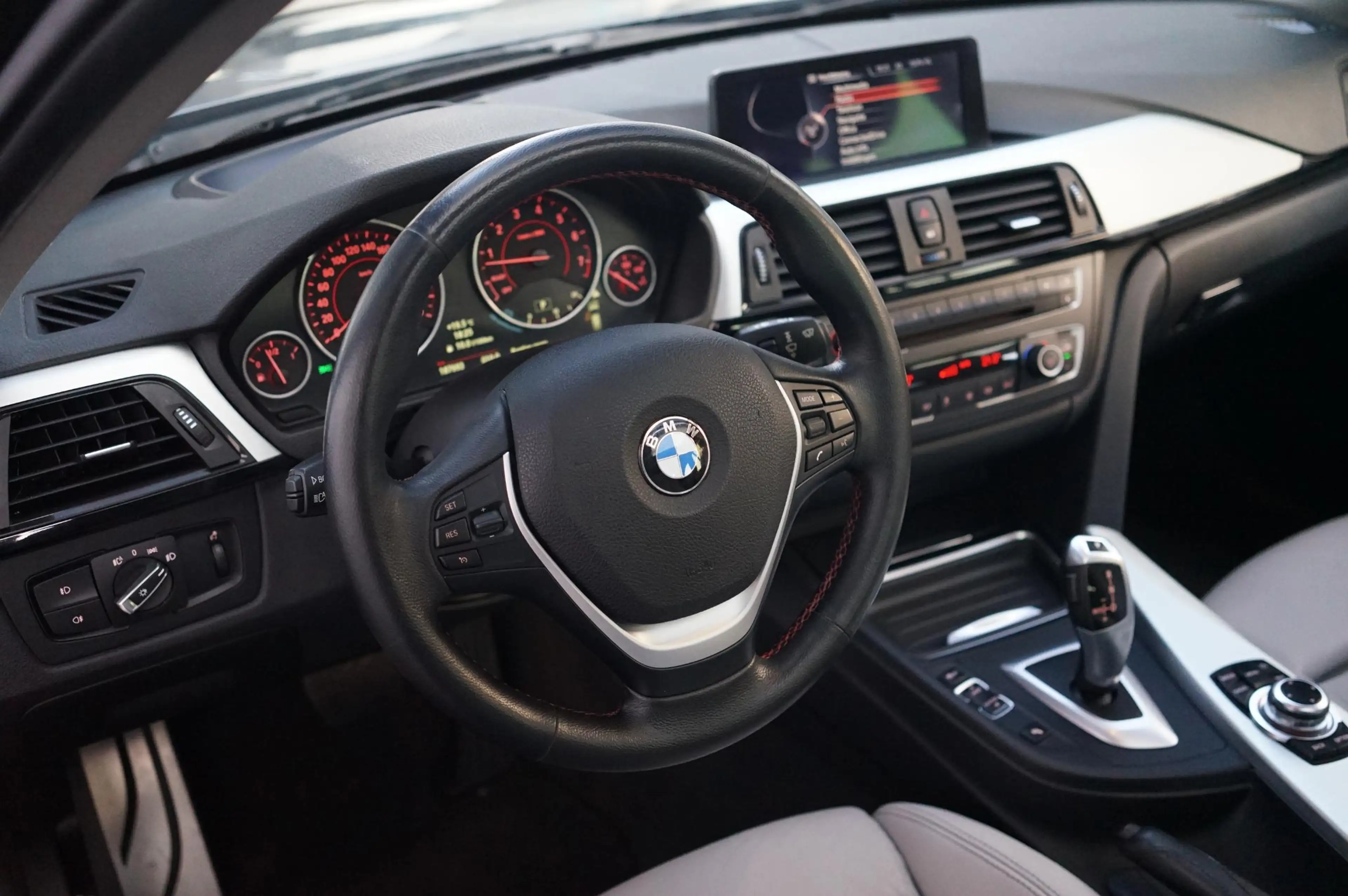 BMW iX 335iX High EXE 187dkm-TOPSTAAT-VEEL OPTIES — photo 3