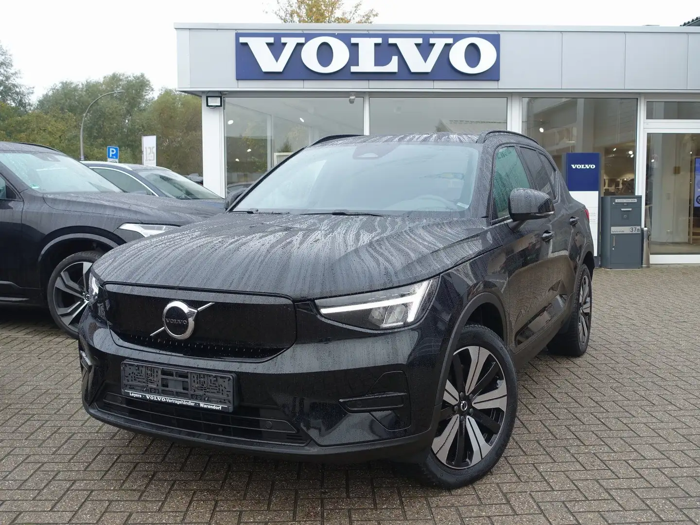 Volvo XC40 Recharge Single Motor Plus/Kamera/AHK/BLIS Schwarz - 1