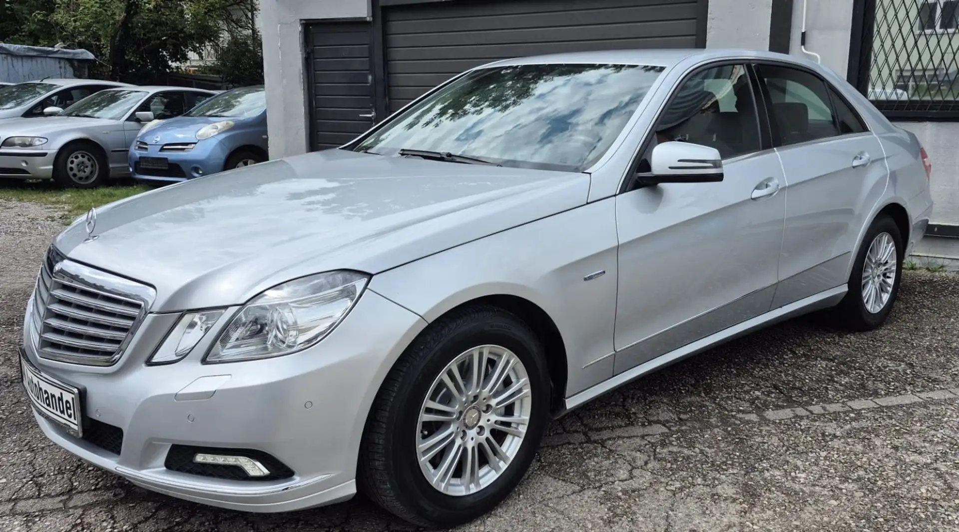 Mercedes-Benz E 350 CGI BlueEfficiency Kam Temp Sitzheiz Argent - 1