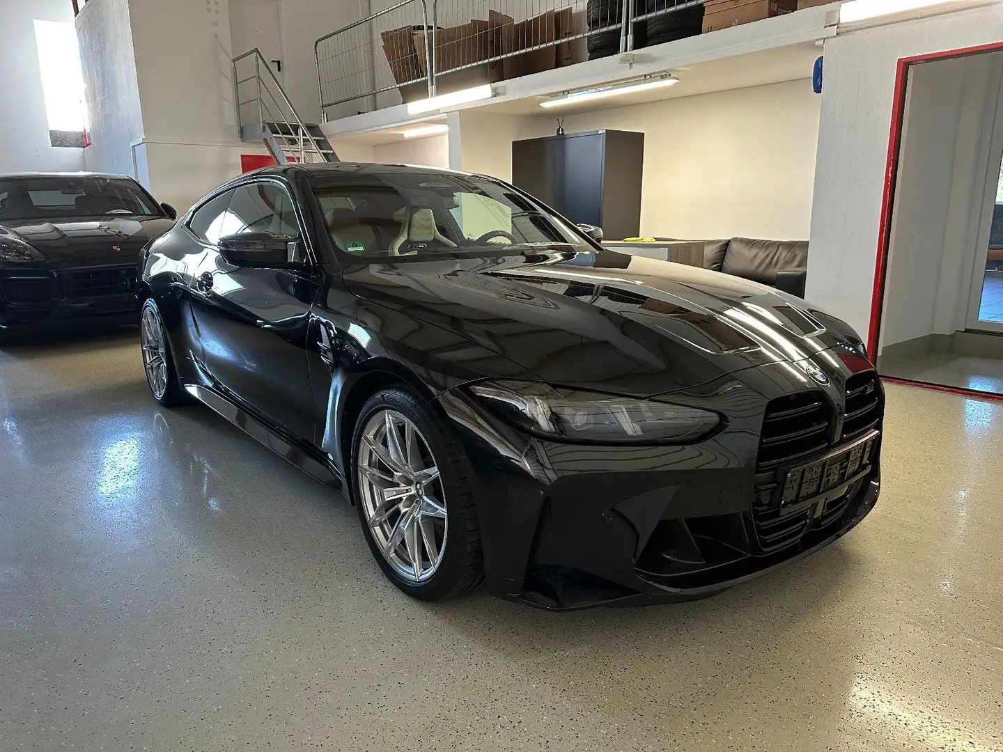 BMW M4 Competition xDrive INDIVIDUAL CARBON SCHALE Schwarz - 1