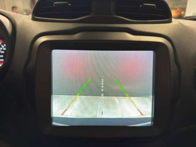 Jeep Renegade — photo 17