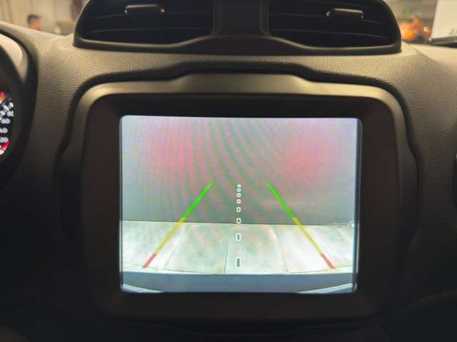Jeep Renegade — photo 17
