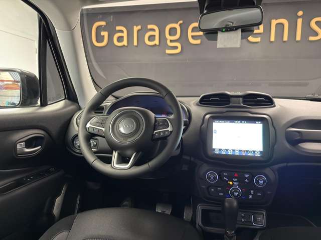Jeep Renegade — photo 10