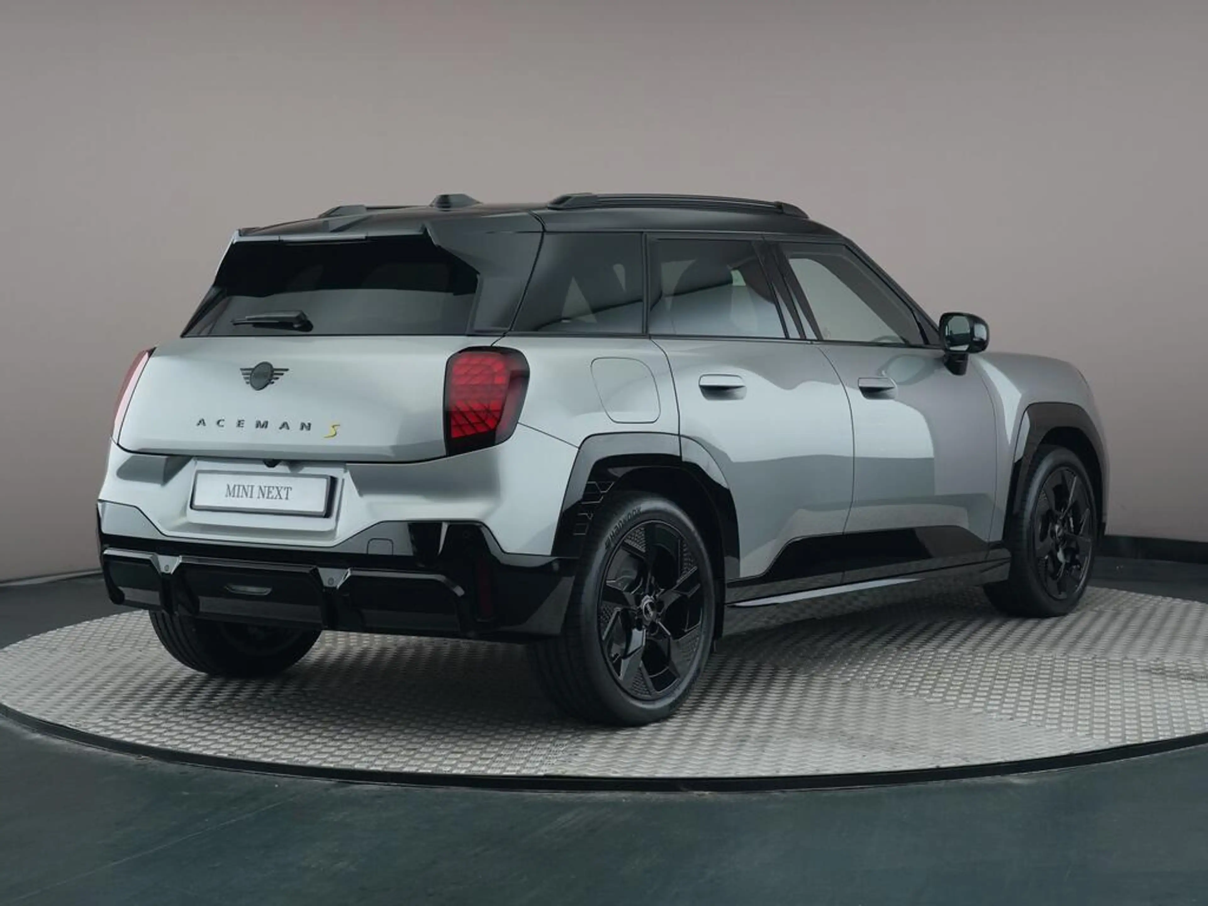 MINI Aceman SE John Cooper Works M 54.2 kWh — photo 10