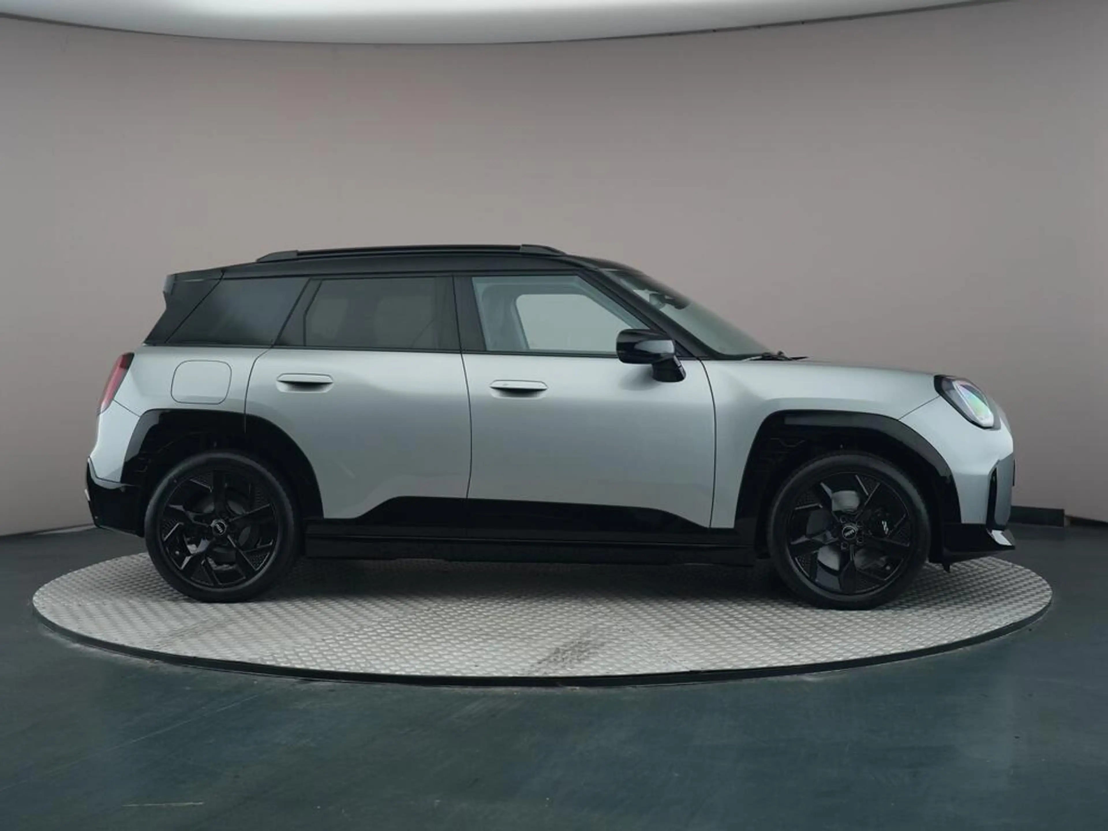 MINI Aceman SE John Cooper Works M 54.2 kWh — photo 8