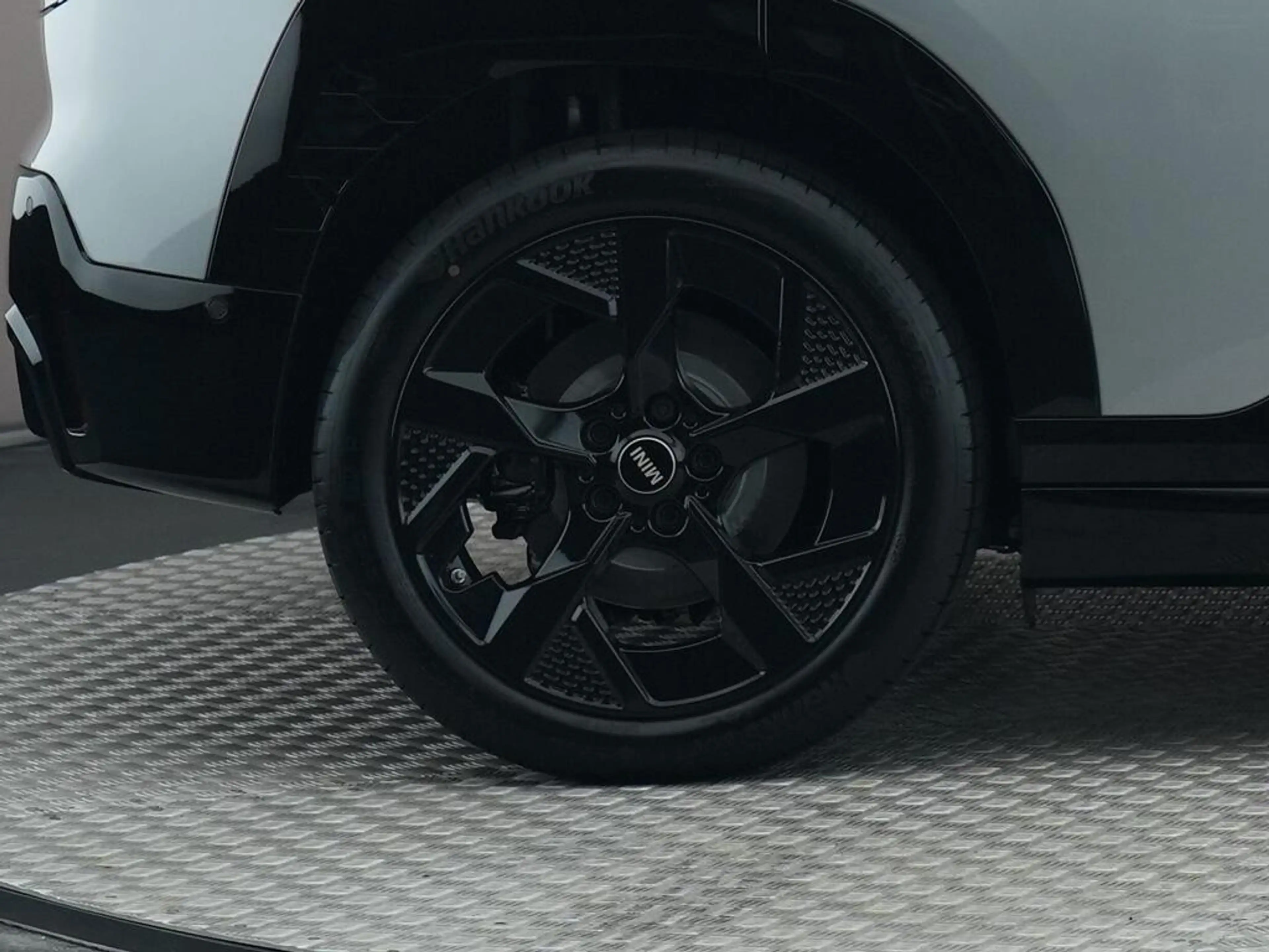 MINI Aceman SE John Cooper Works M 54.2 kWh — photo 14