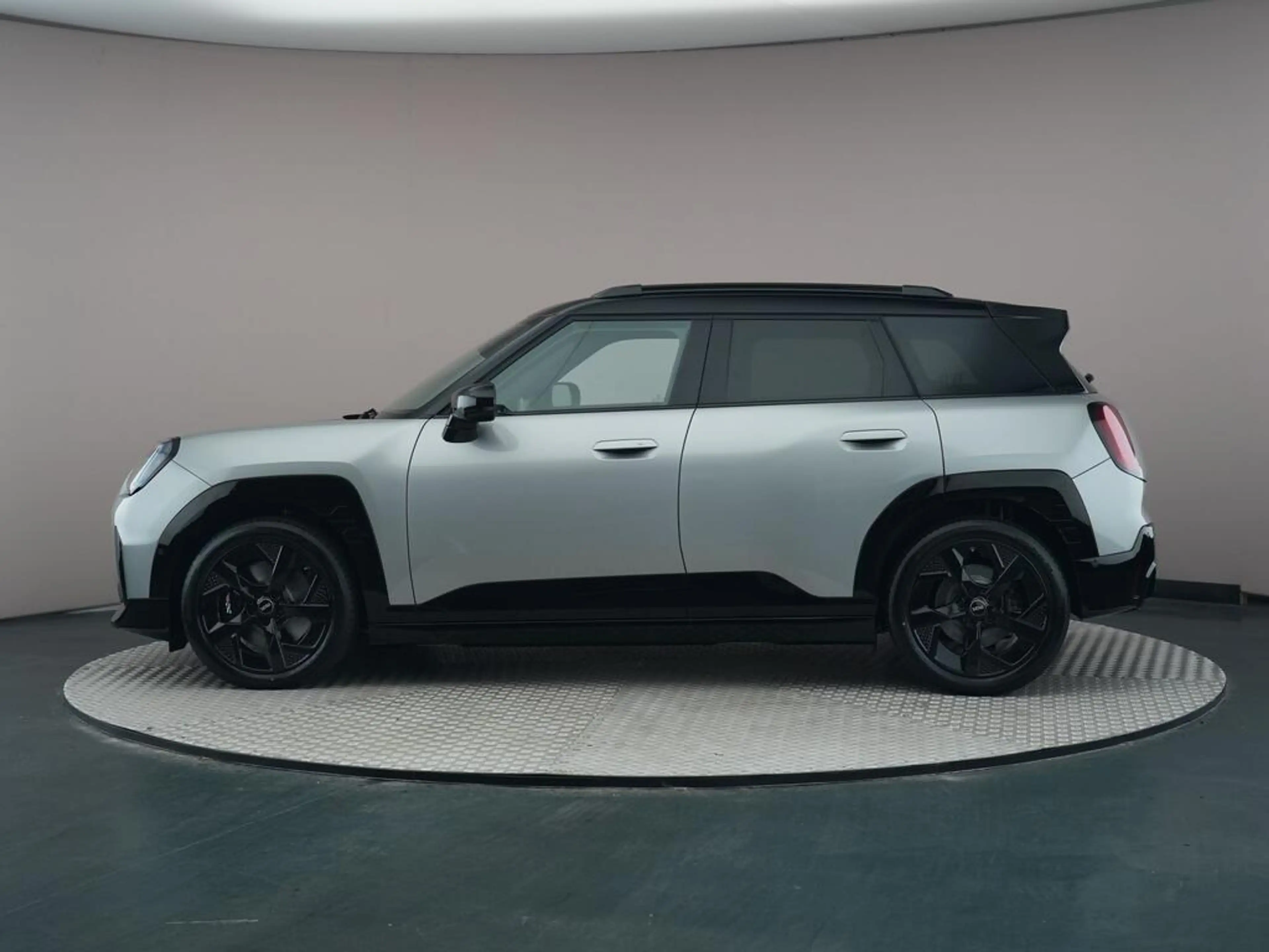 MINI Aceman SE John Cooper Works M 54.2 kWh — photo 7