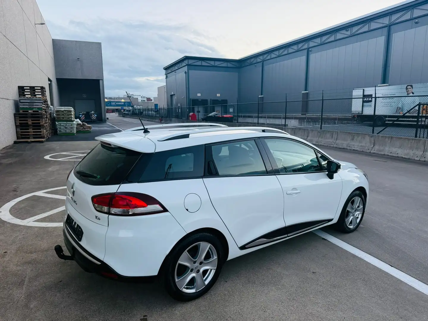 Renault Clio Clio Grandtour TCe 90 Luxe Blanc - 1