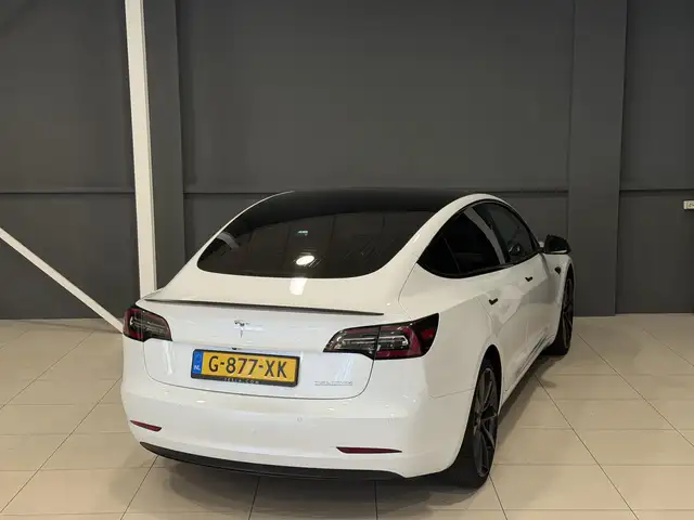 Tesla Model 3 view 26
