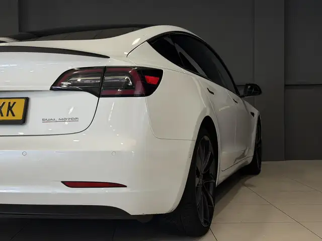 Tesla Model 3 view 28