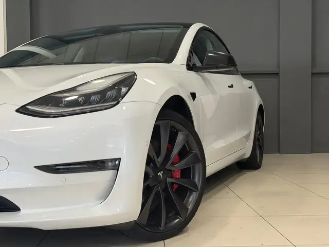 Tesla Model 3 view 2