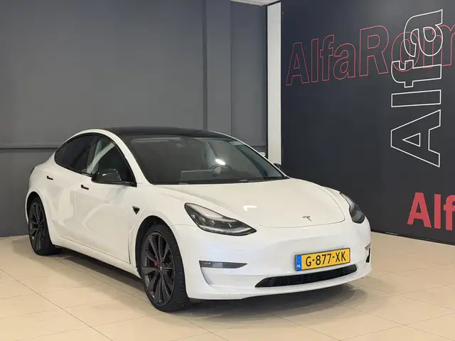 Tesla Model 3 view 22