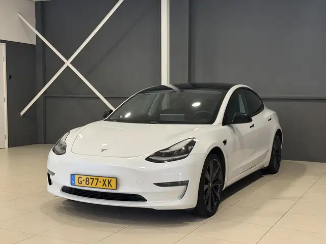 Tesla Model 3 view 20
