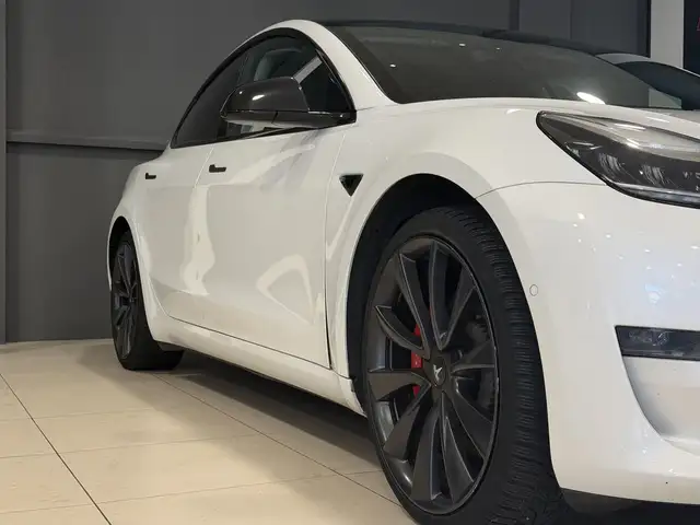 Tesla Model 3 view 24