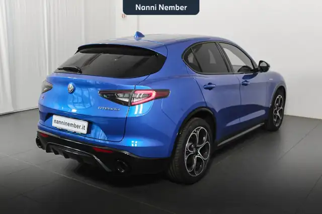 Alfa Romeo Stelvio view 3