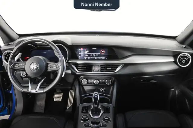 Alfa Romeo Stelvio view 11