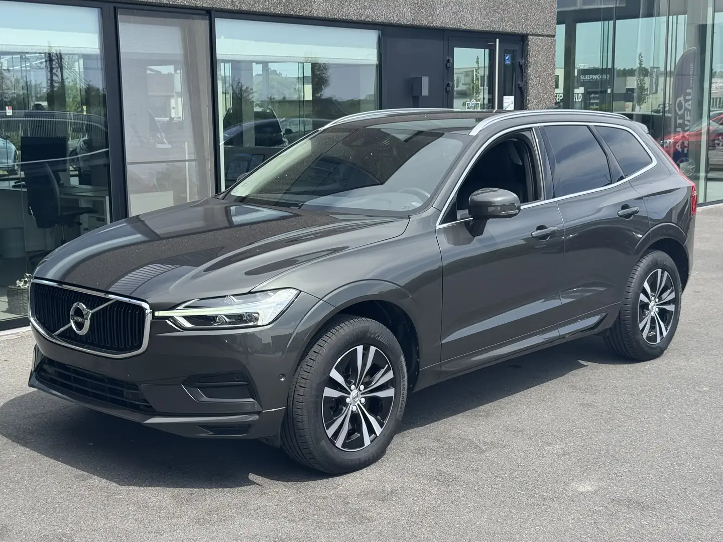 Volvo XC60 2.0 T4 Momentum - 190 PK Geartronic Automaat Brun - 2