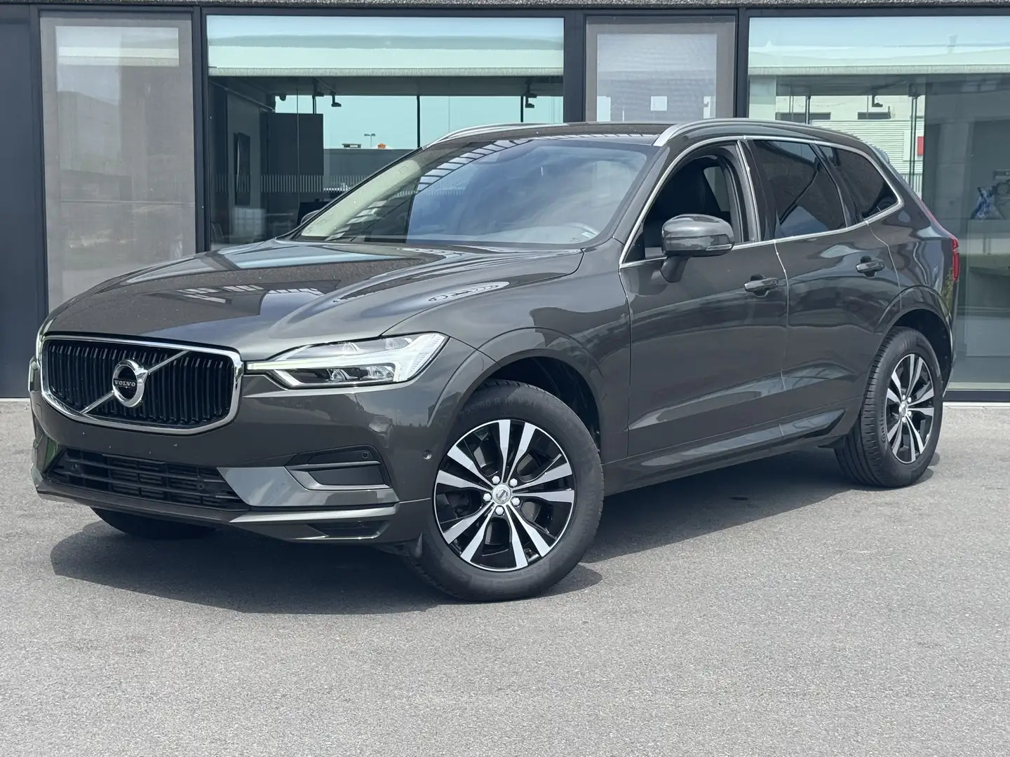 Volvo XC60 2.0 T4 Momentum - 190 PK Geartronic Automaat Brun - 1