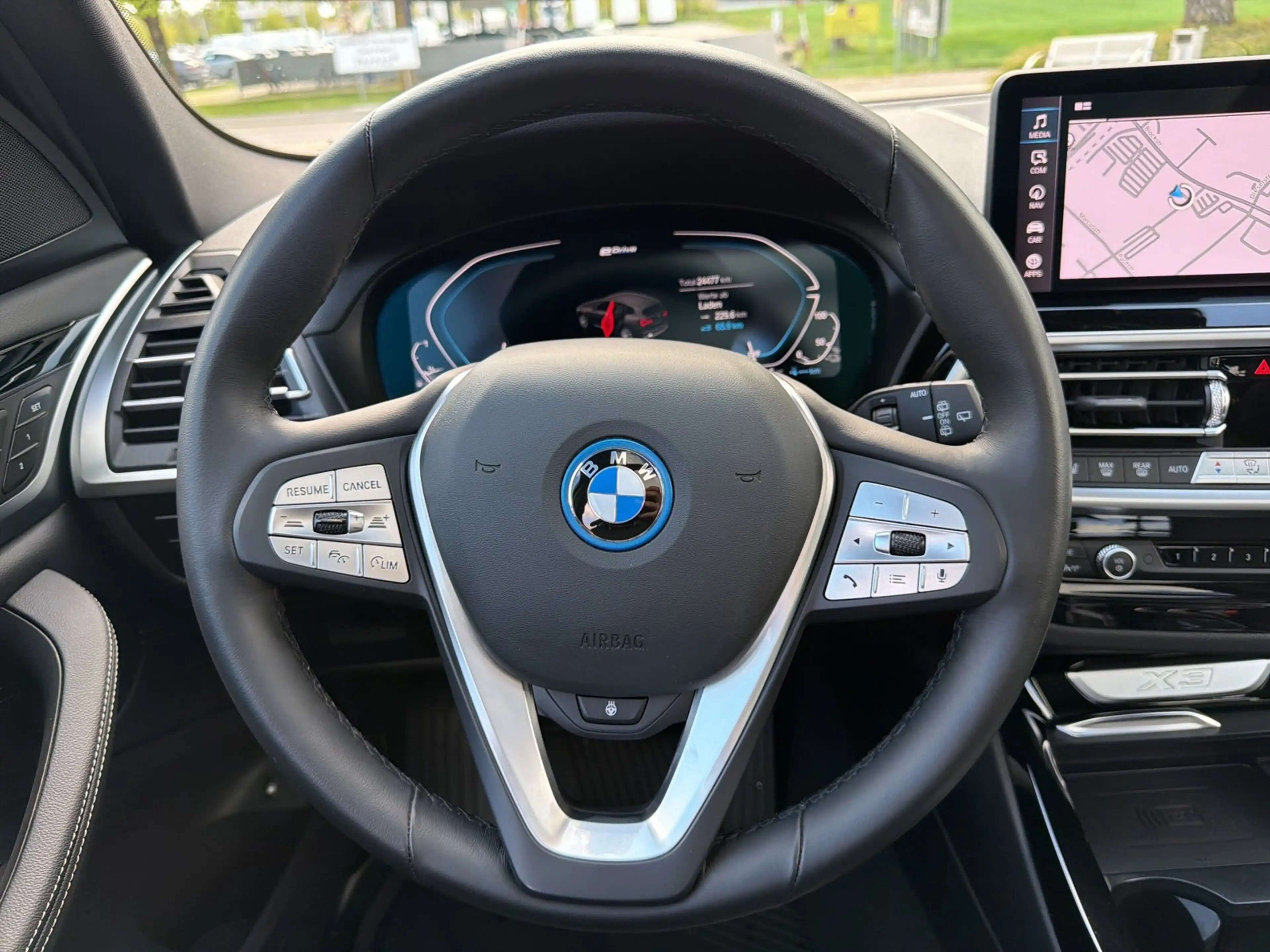 BMW X3 -Reihe Pano SHZ PTS Cam — photo 9