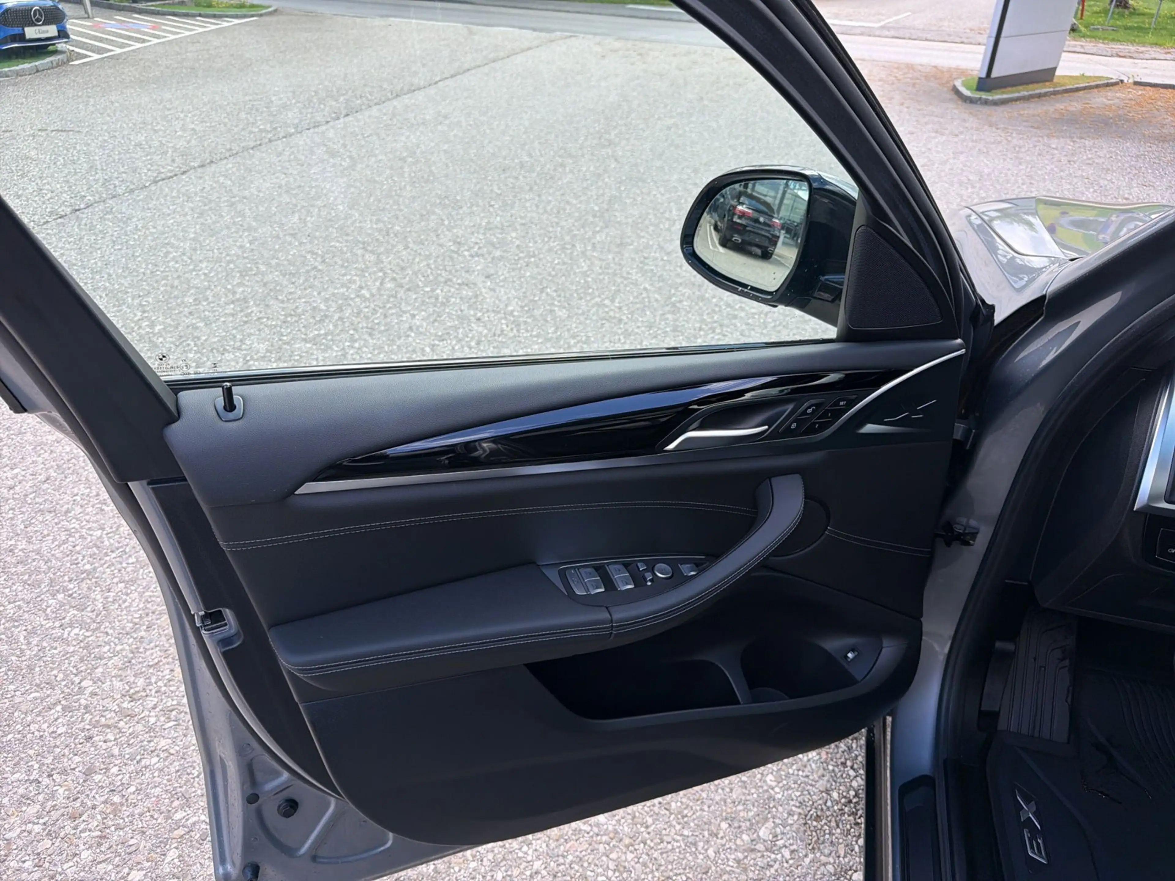 BMW X3 -Reihe Pano SHZ PTS Cam — photo 11