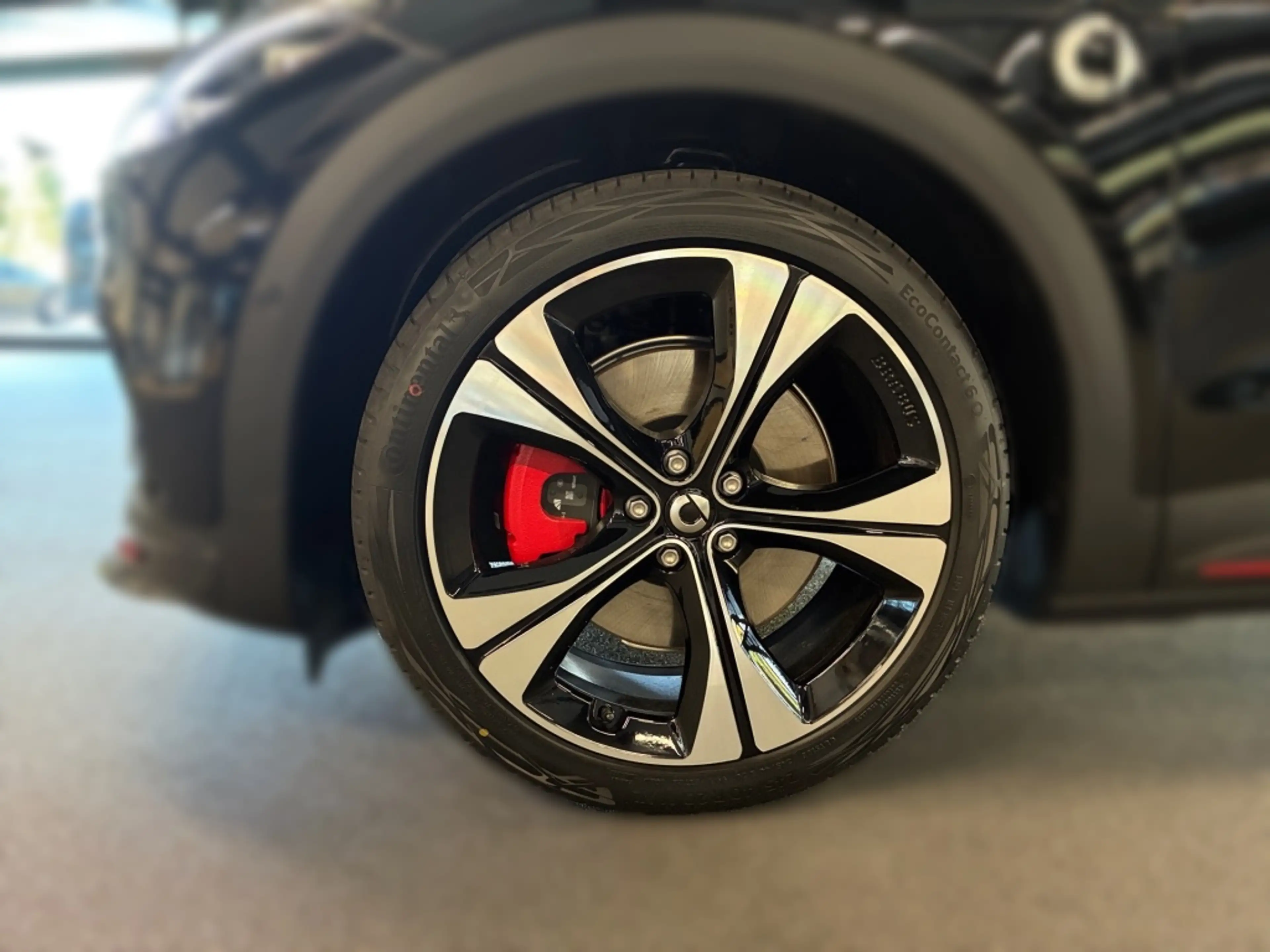smart #3 smart Brabus KAMERA+PANO+StHz+360°+HuD+NAVI — photo 4