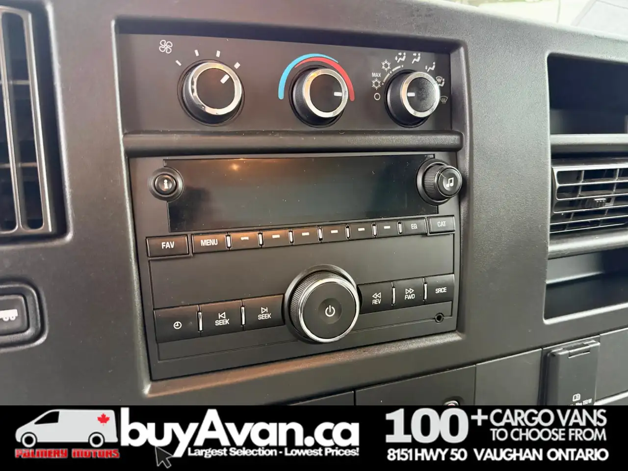 GMC Savana снимка GMC Savana