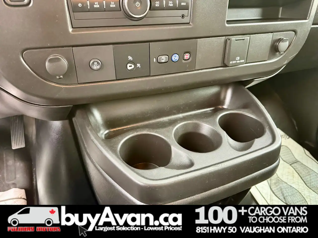 GMC Savana снимка GMC Savana
