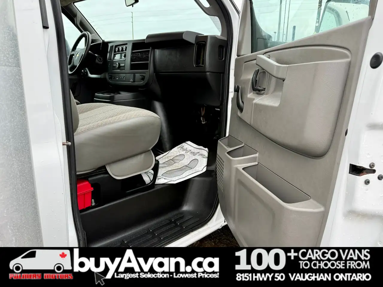 GMC Savana снимка GMC Savana