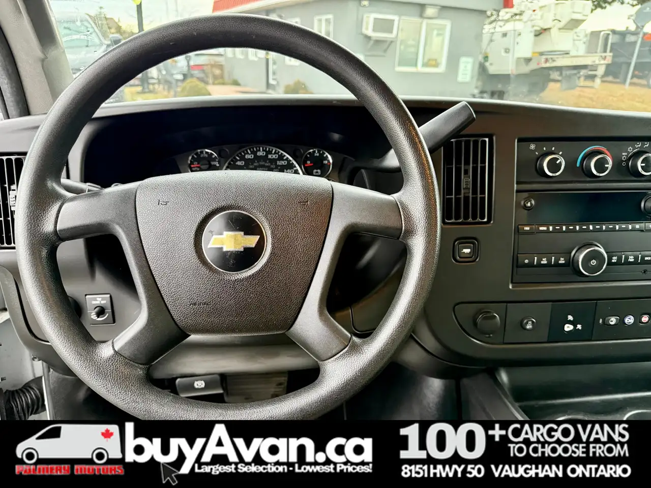 GMC Savana снимка GMC Savana