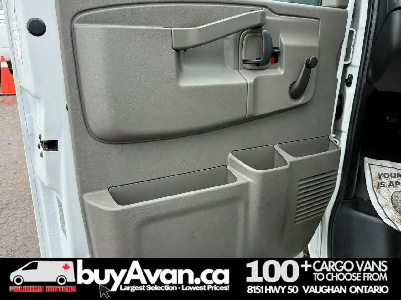 GMC Savana снимка GMC Savana