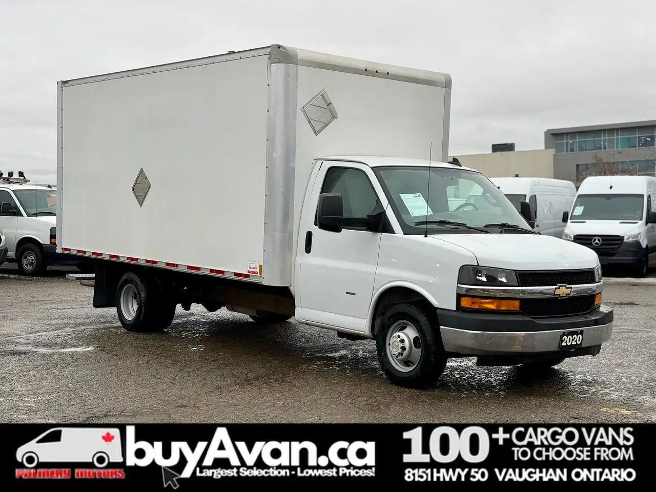 GMC Savana снимка GMC Savana