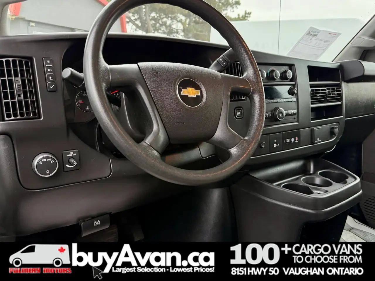GMC Savana снимка GMC Savana