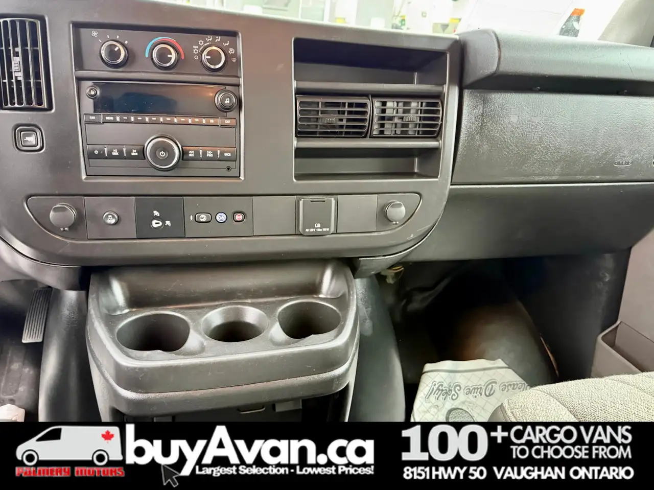 GMC Savana снимка GMC Savana