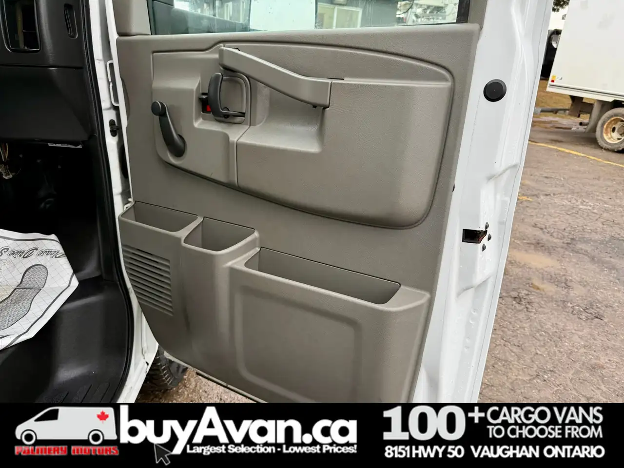 GMC Savana снимка GMC Savana
