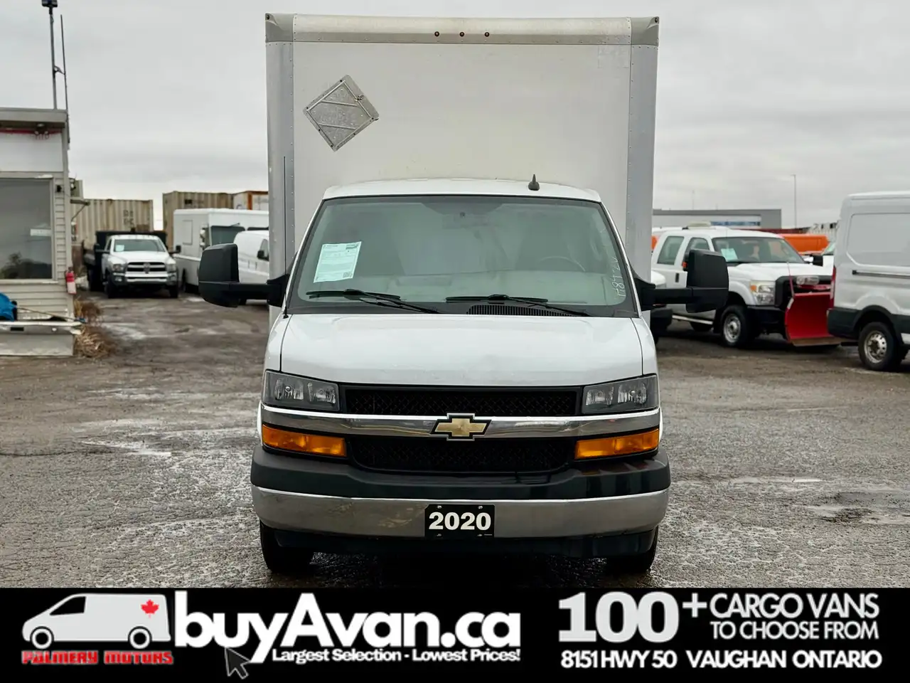 GMC Savana снимка GMC Savana