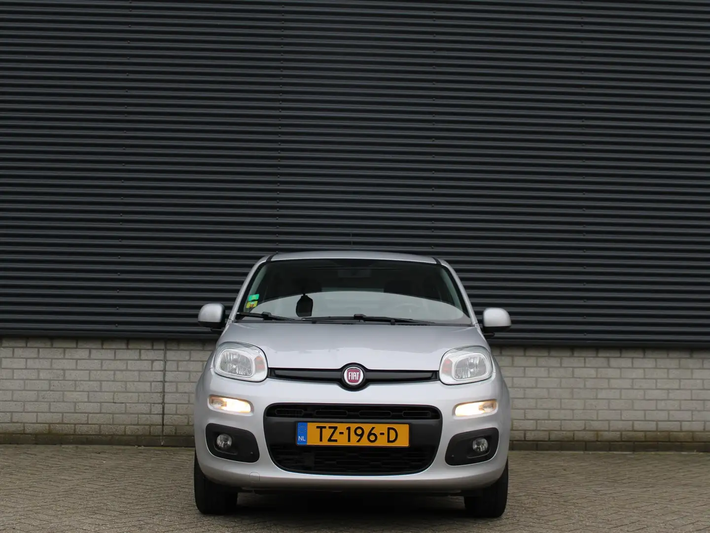 Fiat Panda 1.2 69PK Lounge I Airconditioning I 5-Zitplaatsen Grijs - 2