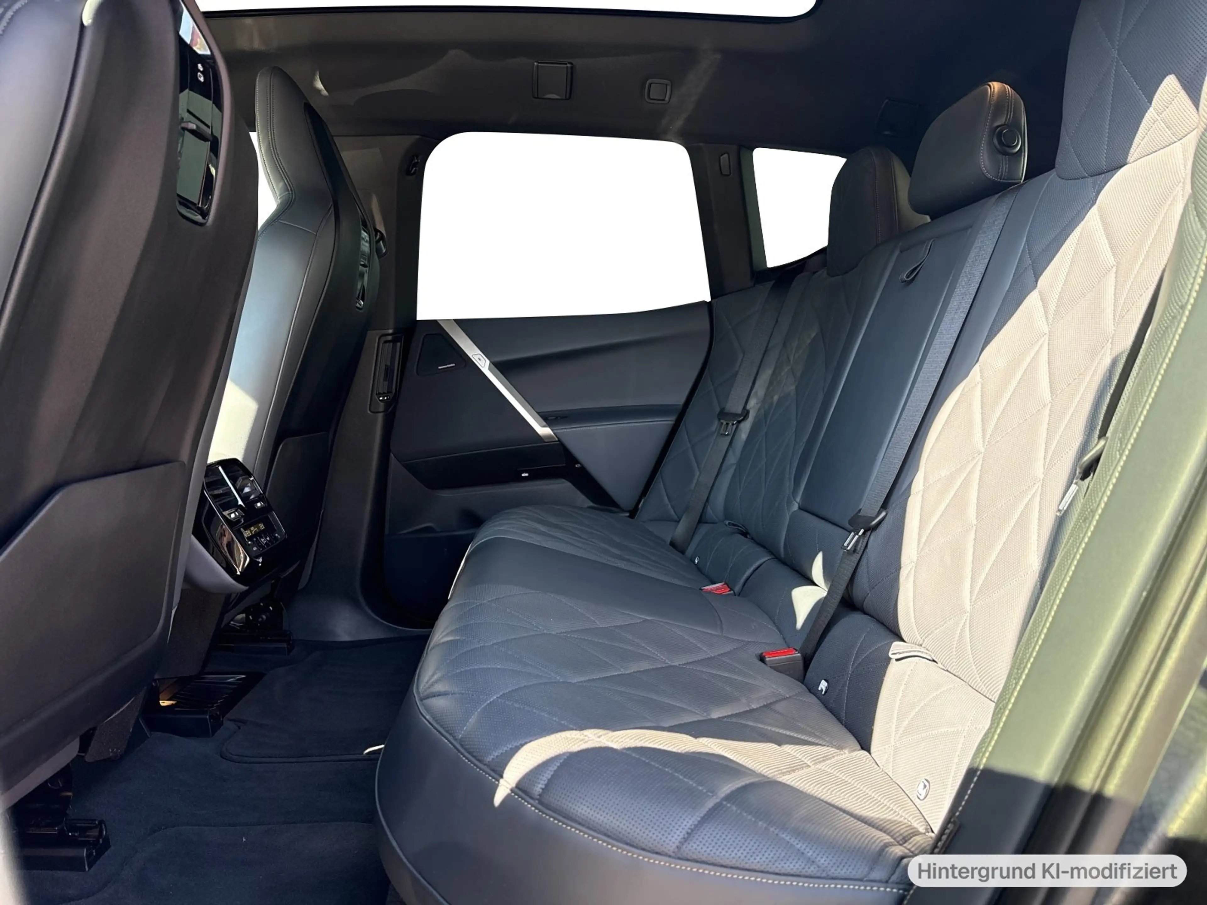 BMW iX xDrive40 — photo 11
