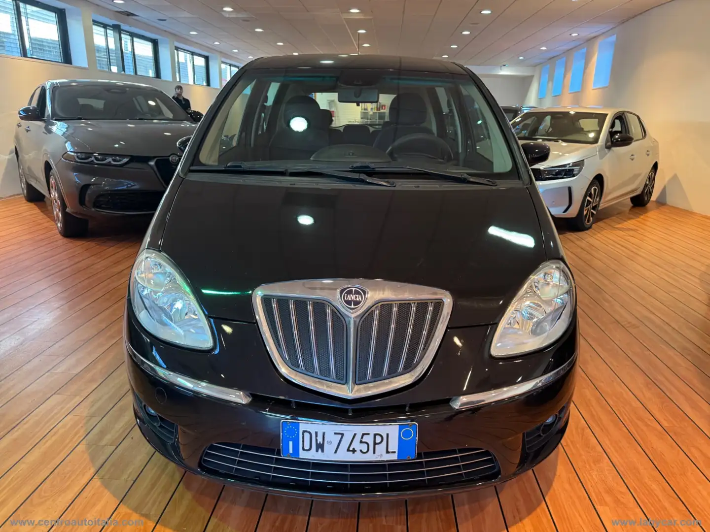 Lancia MUSA 1.4 Platino Ecochic GPL Schwarz - 2