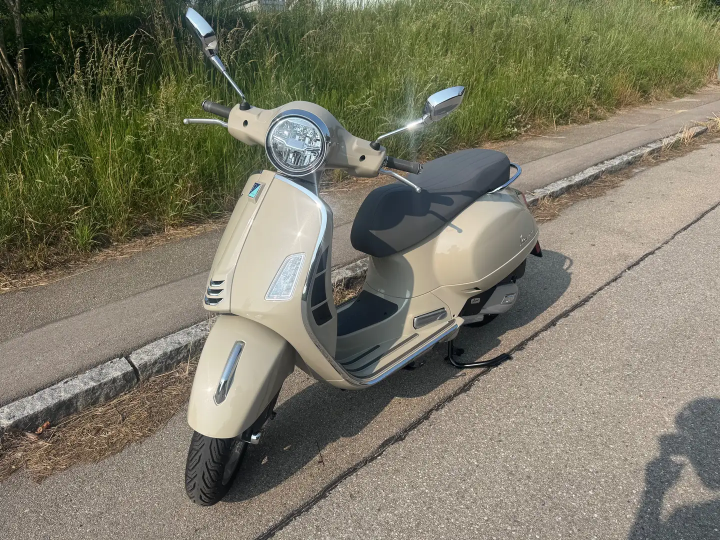 Vespa 125 Gts Beige - 1