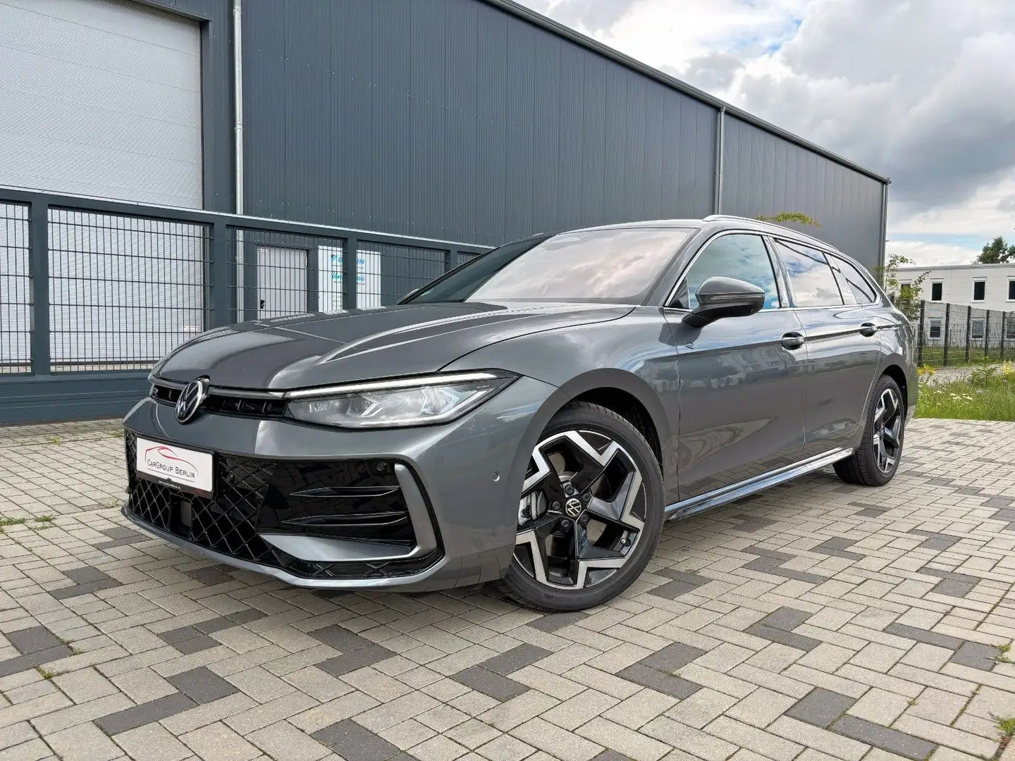 Volkswagen Passat Variant 2.0 TDI 4M R-Line MATRIX HUD 5JG. Grau - 1